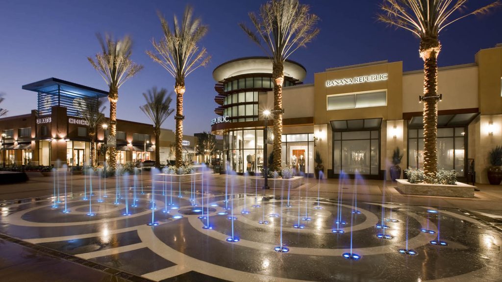 The Shoppes at Chino Hills Water Feature