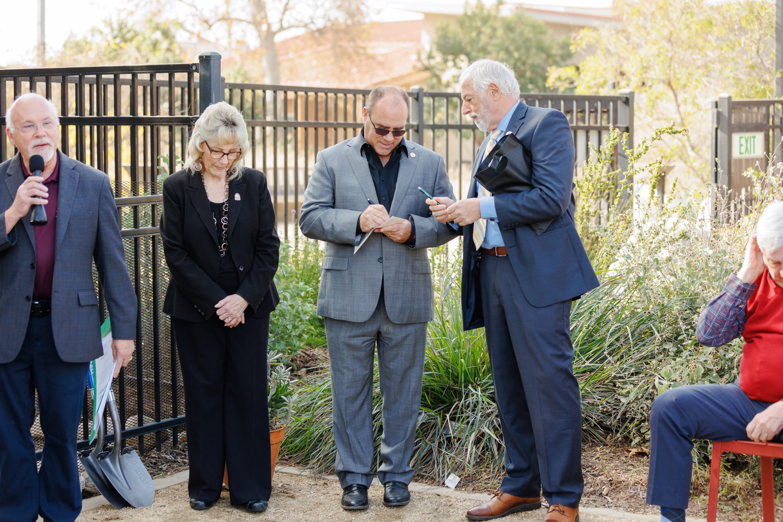 Supervisor Hagman speaking with Mayor Velto